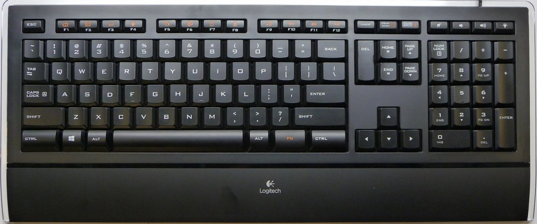 LOGITECH_K740.jpg