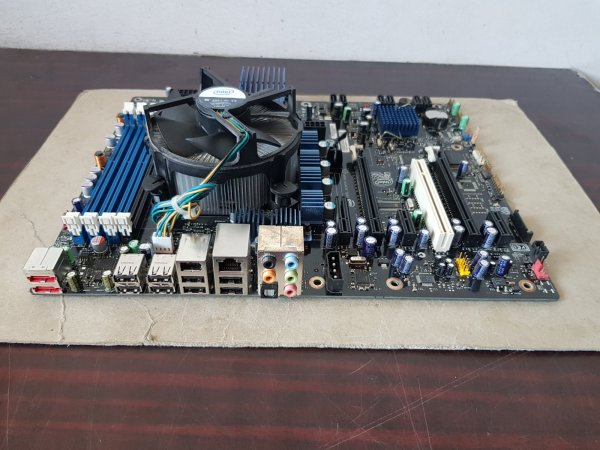 Intel DX58SO + Intel Core i7-920 Socket 1366 2.jpg