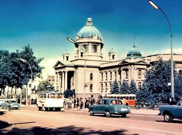 Ispred Skupštine Leto 1959..jpg