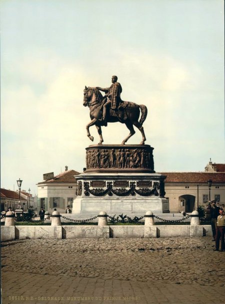 Spomenik Knezu Mihajlu (Trg Republike) podignut 1882, slika nastala krajem 19 veka, kolor dobi...jpg