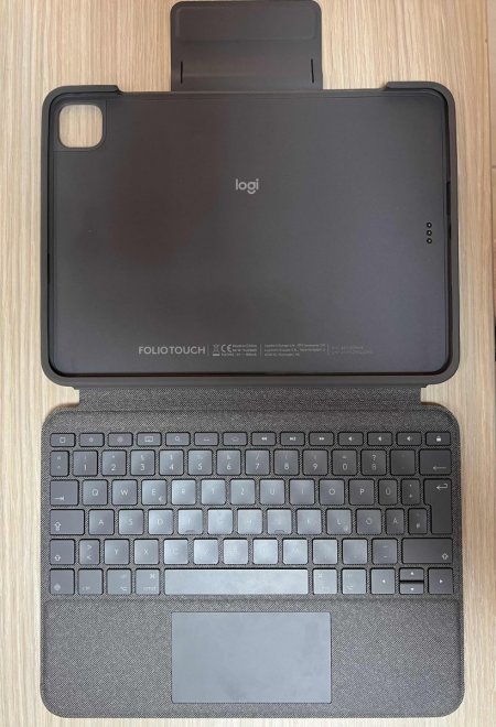 Logitech Folio Touch iPad Pro 11 (6).jpg
