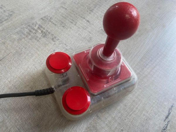 Amiga-competition-pro-joystick-clear-red-7-scaled.jpg