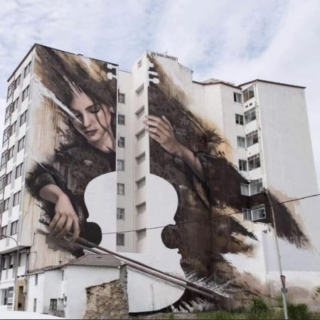 Mural u Parizu.jpg