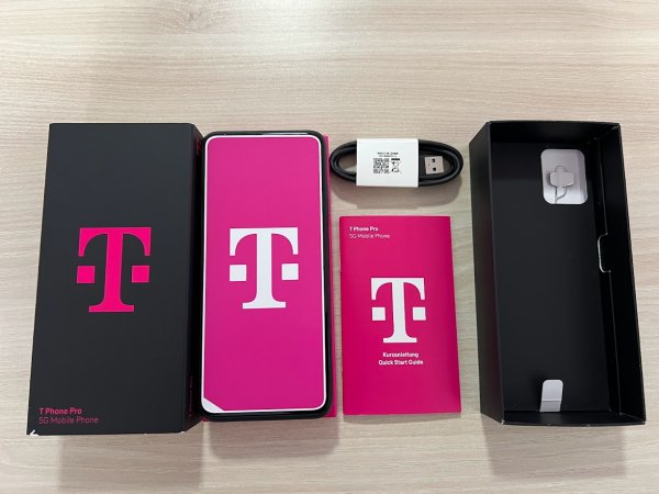 T Phone Pro 5G (3).jpg