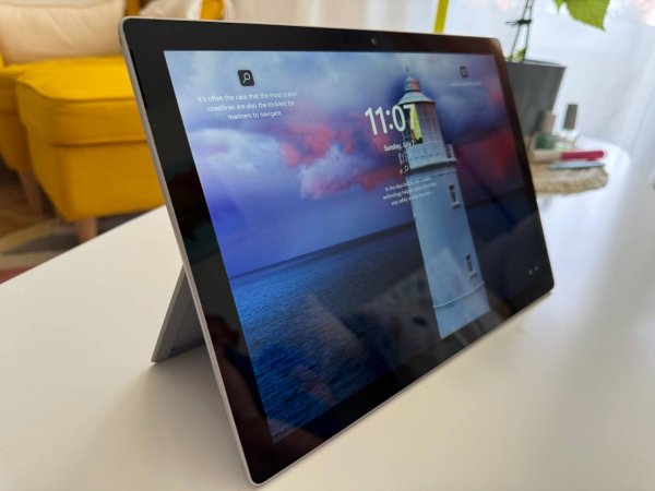 Microsoft Surface Pro 6 (2).jpg