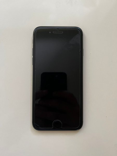 iphone1.jpg iphone1.jpg