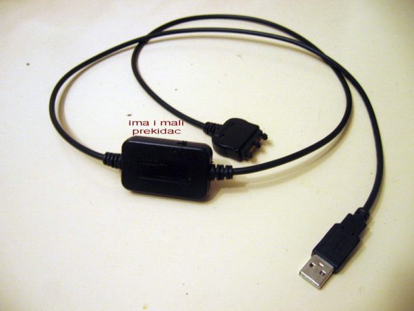 k700i usb-cable.jpg